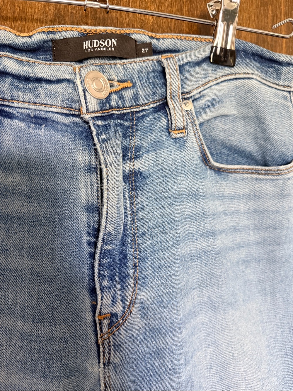 Hudson Jeans Light Blue High-Rise Skinny with Knee Rip - Picture 4 of 6